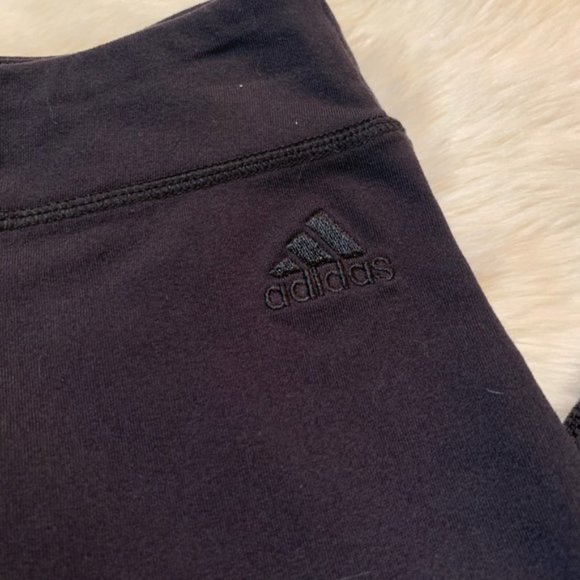 EUC Flattering Black capri Pants - STRETCHY - Picture 3 of 7